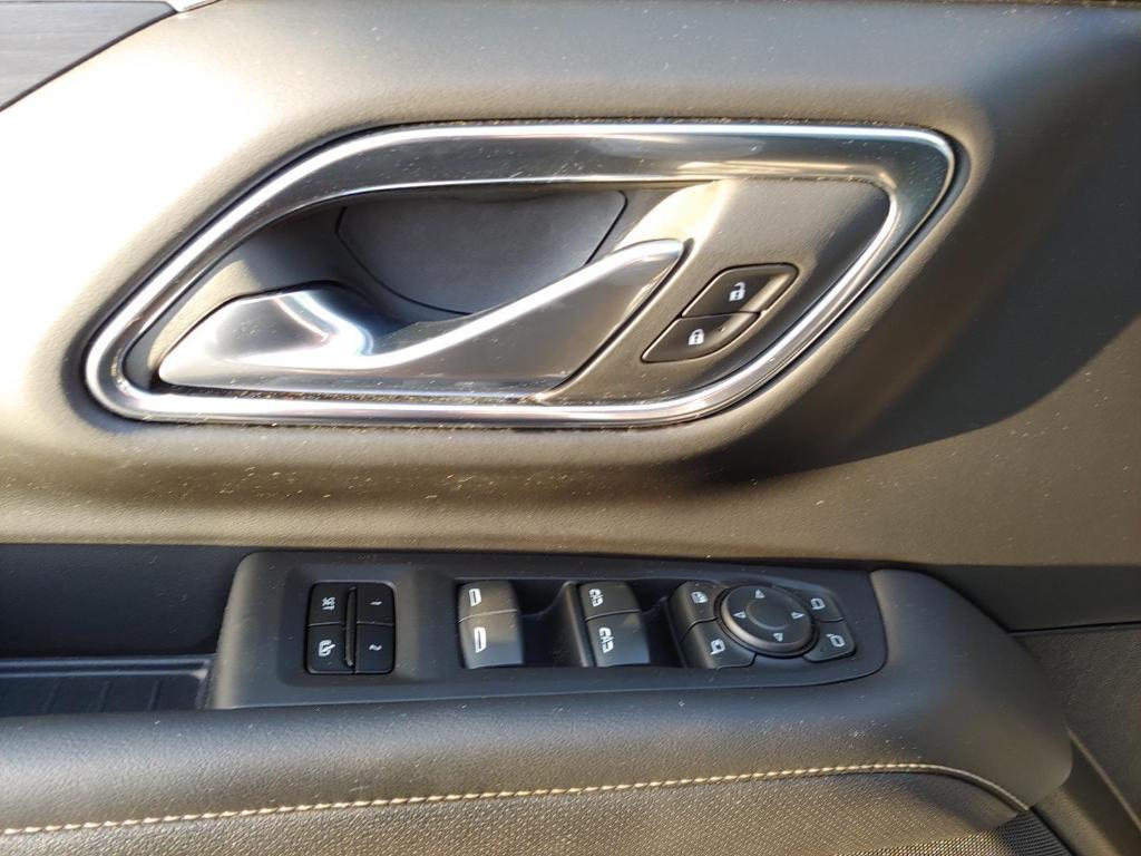 used 2023 GMC Yukon car, priced at $65,995