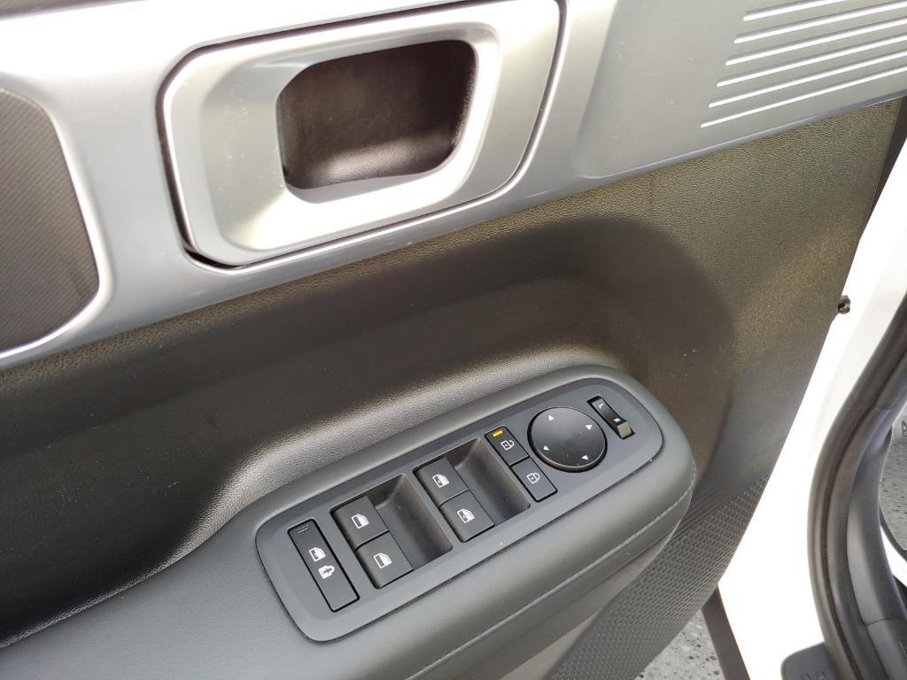 used 2024 Hyundai Santa Fe car, priced at $32,500