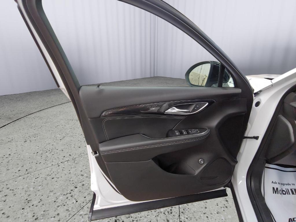 used 2023 Buick Envision car, priced at $26,995