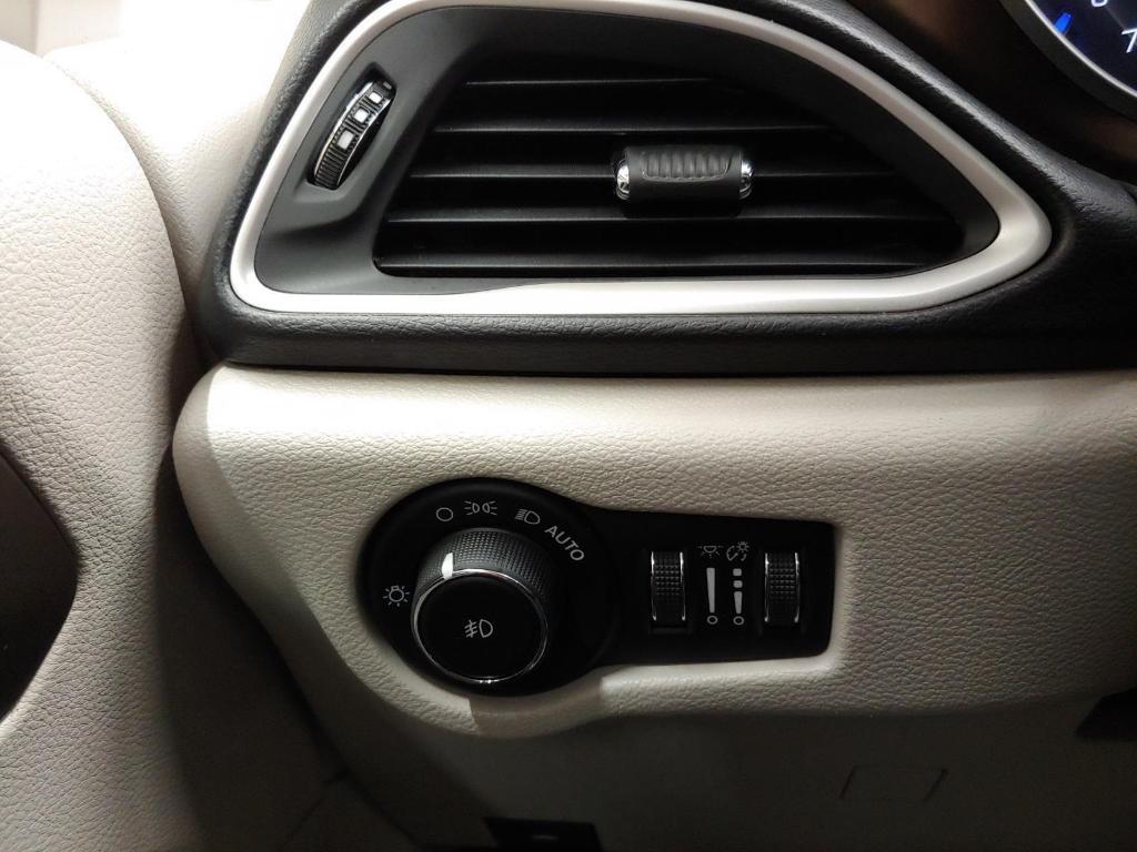 used 2018 Chrysler Pacifica car, priced at $13,700