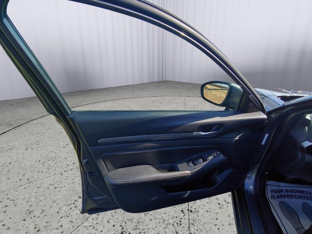 used 2022 Nissan Altima car