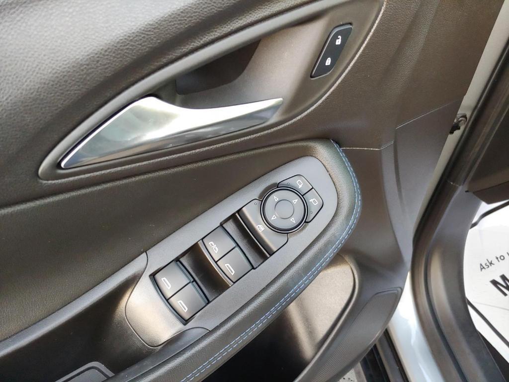 new 2025 Buick Encore GX car, priced at $31,524