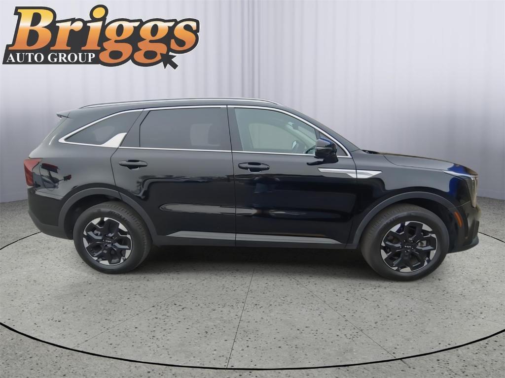 used 2024 Kia Sorento car, priced at $27,900