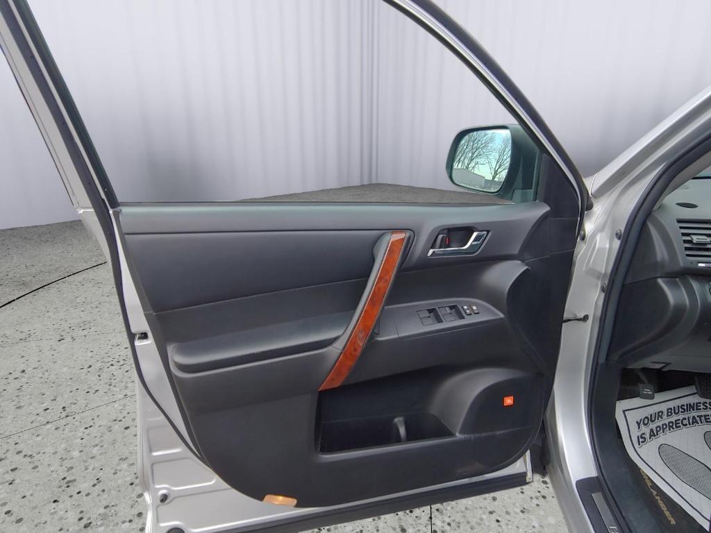used 2012 Toyota Highlander car, priced at $12,495