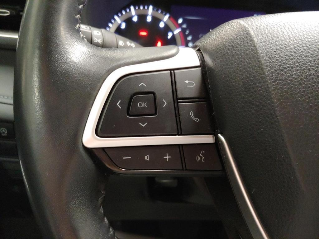 used 2024 Toyota Highlander car, priced at $32,500