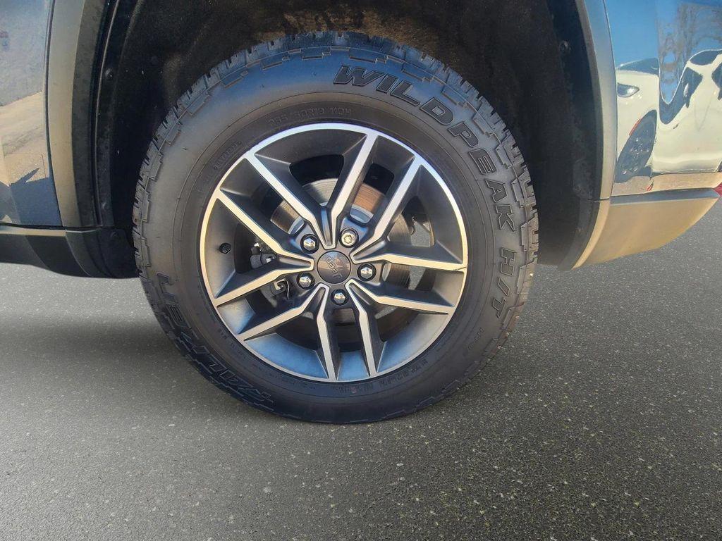 used 2020 Jeep Grand Cherokee car, priced at $16,988