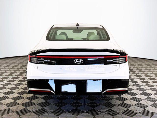 new 2025 Hyundai Sonata Hybrid car, priced at $30,645