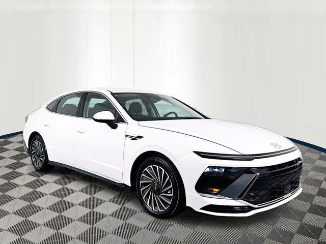 new 2025 Hyundai Sonata Hybrid car, priced at $30,805