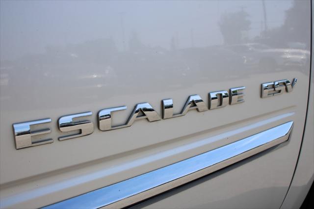 used 2010 Cadillac Escalade ESV car, priced at $12,790
