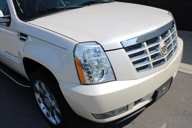 used 2010 Cadillac Escalade ESV car, priced at $12,790