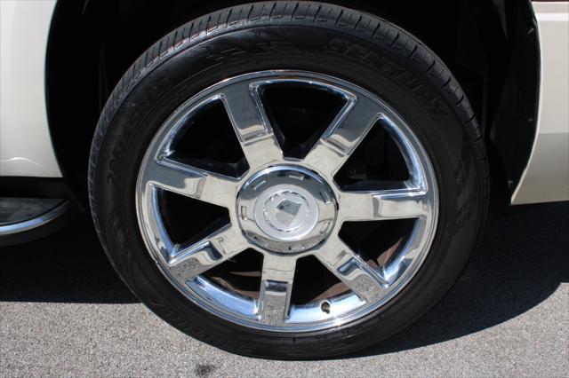 used 2010 Cadillac Escalade ESV car, priced at $12,790