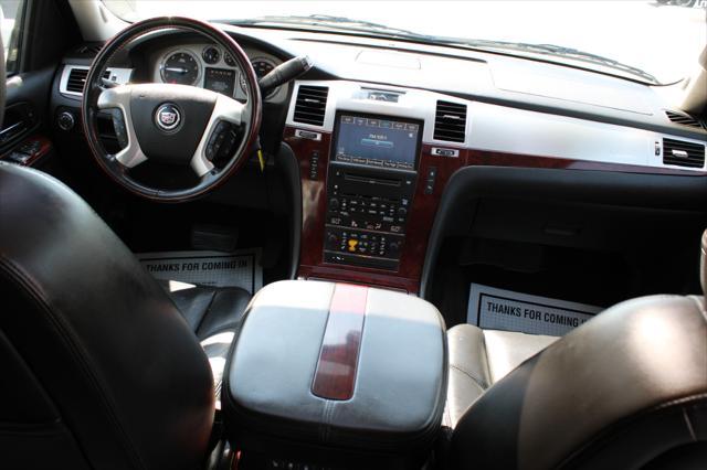 used 2010 Cadillac Escalade ESV car, priced at $12,790