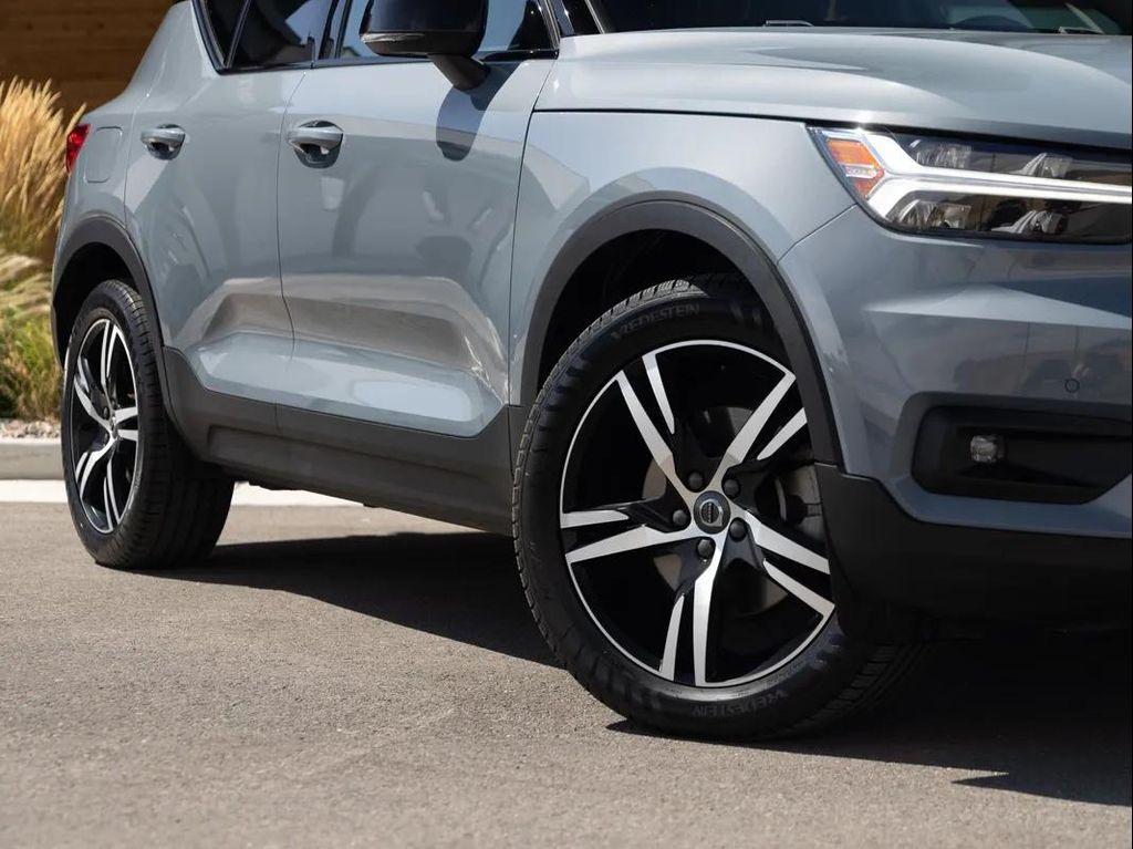 used 2022 Volvo XC40 car, priced at $28,675