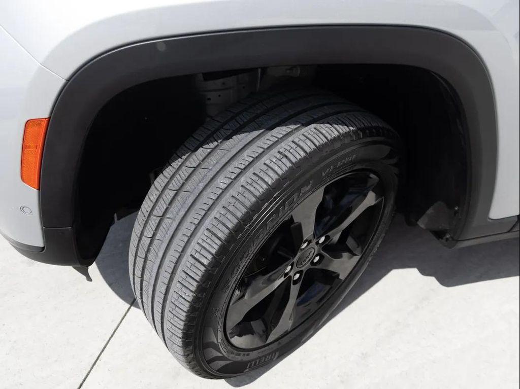 used 2025 Jeep Grand Cherokee L car, priced at $42,593