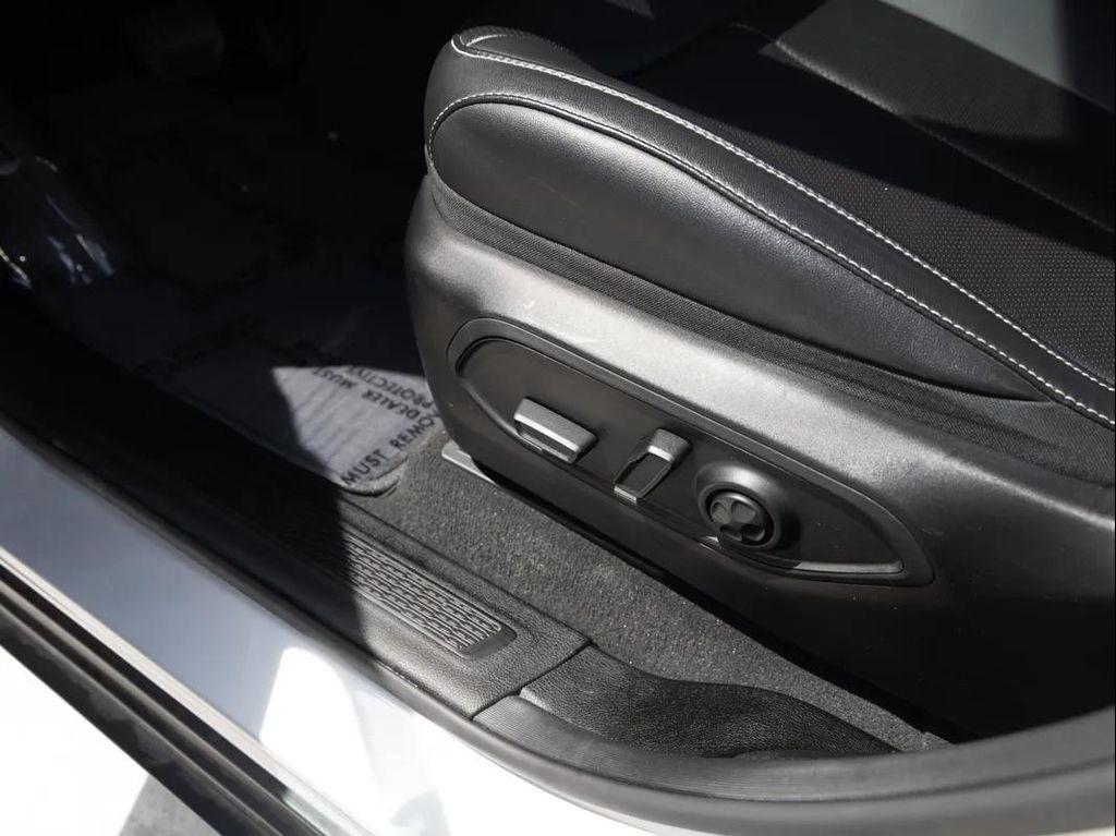 used 2025 Jeep Grand Cherokee L car, priced at $42,593