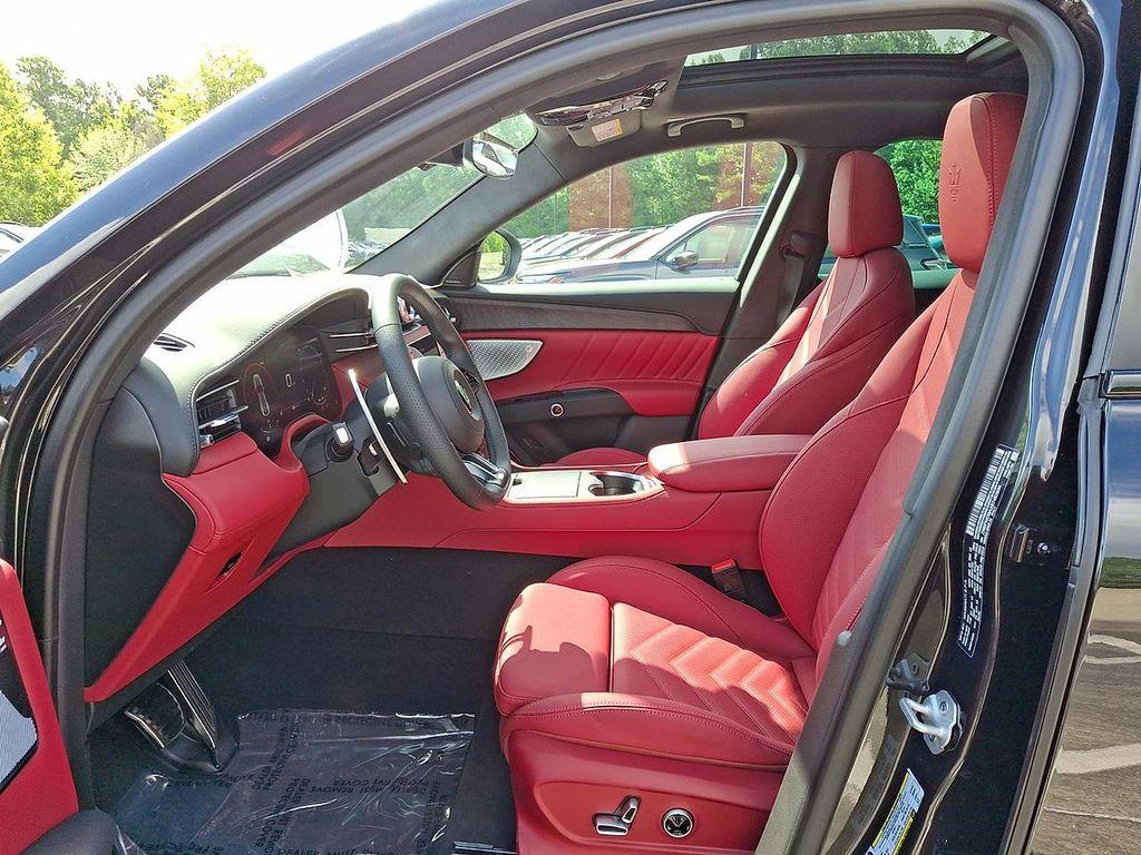 new 2025 Maserati Grecale car, priced at $91,185