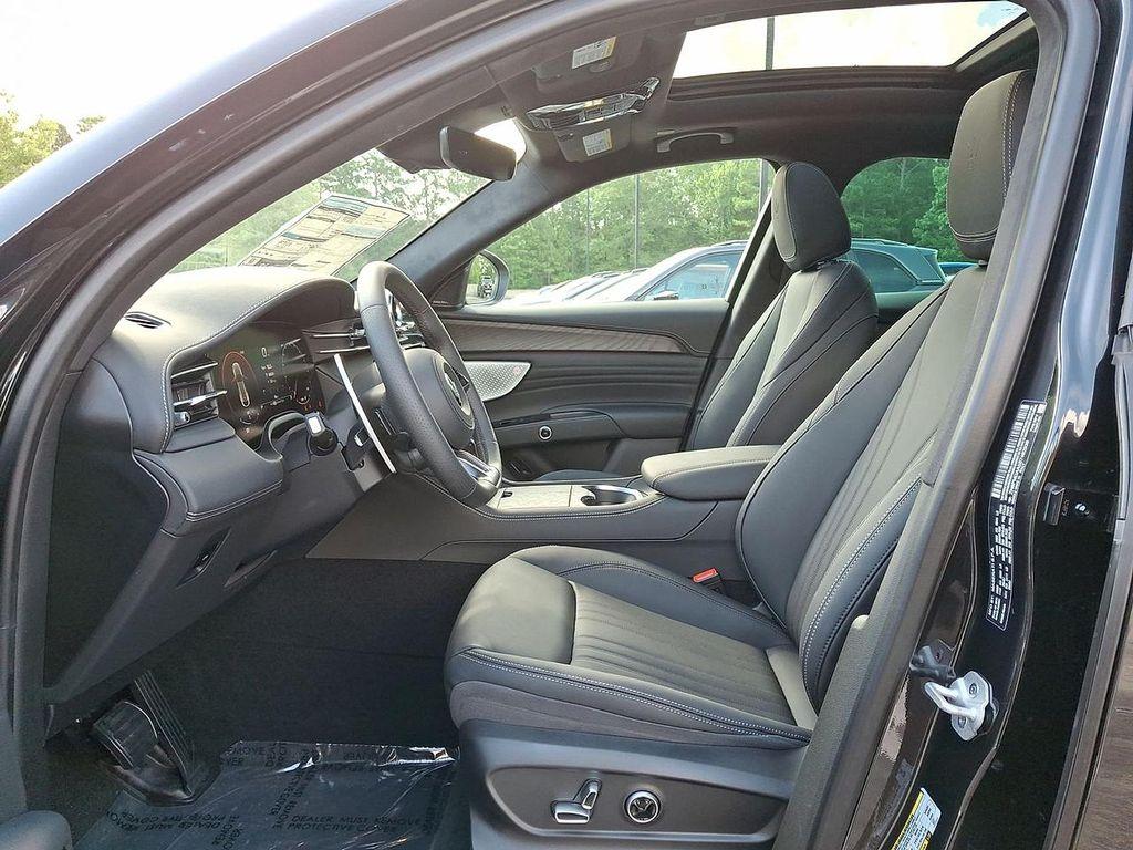 new 2025 Maserati Grecale car, priced at $80,995