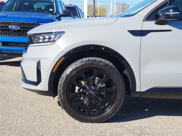 used 2022 Kia Sorento car, priced at $23,801