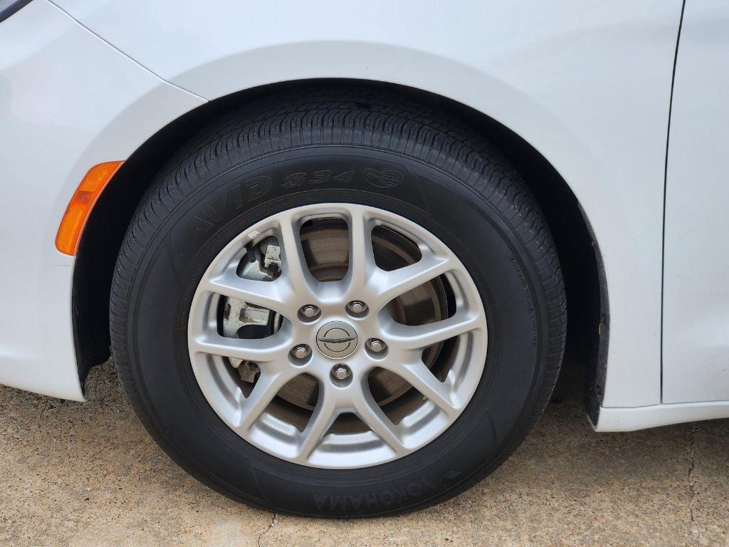 used 2023 Chrysler Pacifica car, priced at $24,000