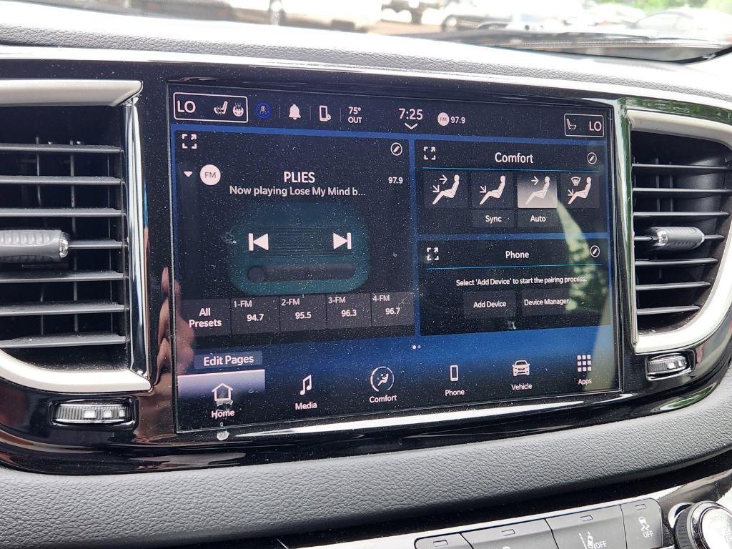 used 2023 Chrysler Pacifica car, priced at $24,000