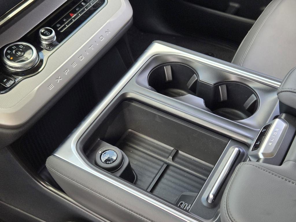 new 2026 Ford Expedition car, priced at $67,919