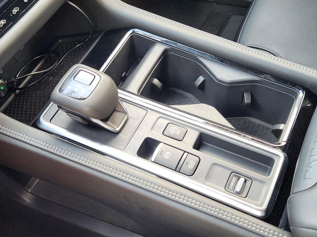 used 2024 Nissan Pathfinder car, priced at $36,000