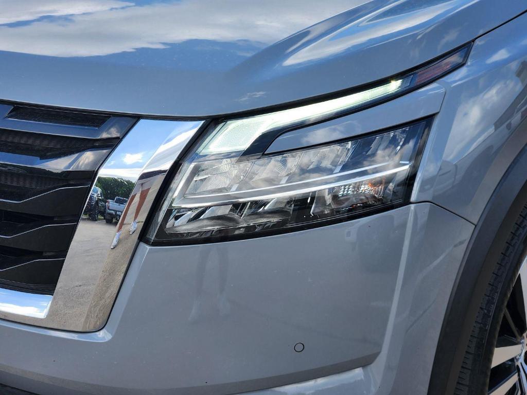 used 2024 Nissan Pathfinder car, priced at $36,000