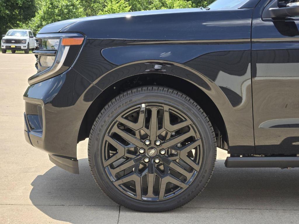 new 2026 Ford Expedition car, priced at $80,183