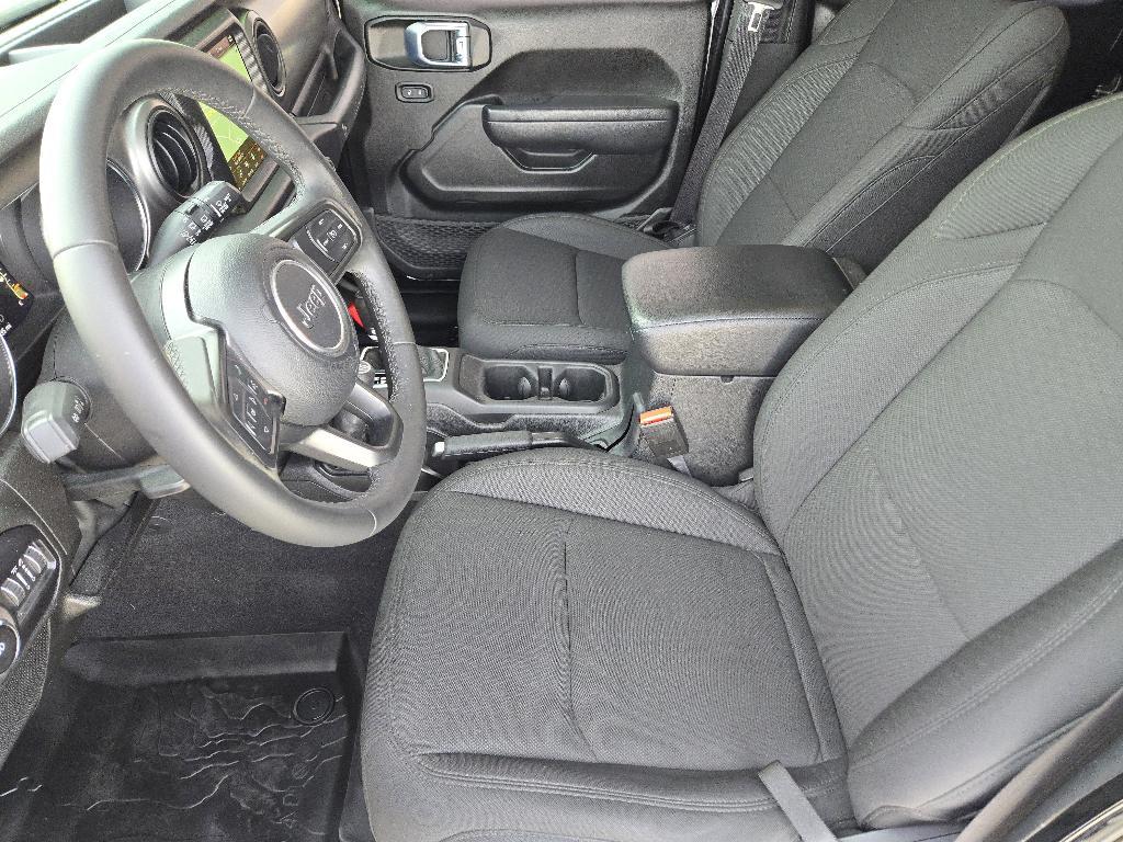 used 2022 Jeep Wrangler Unlimited car, priced at $31,995