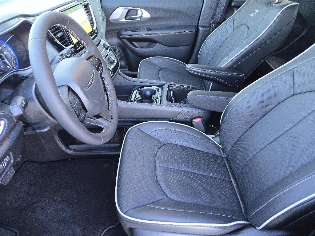 new 2026 Chrysler Pacifica car, priced at $46,731