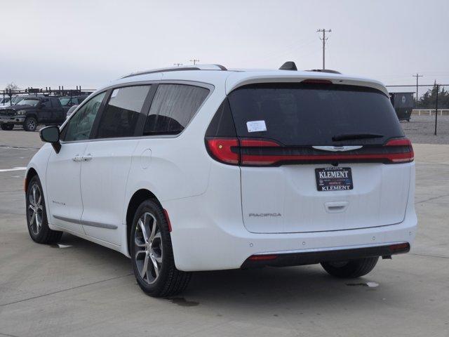 new 2026 Chrysler Pacifica car, priced at $48,977