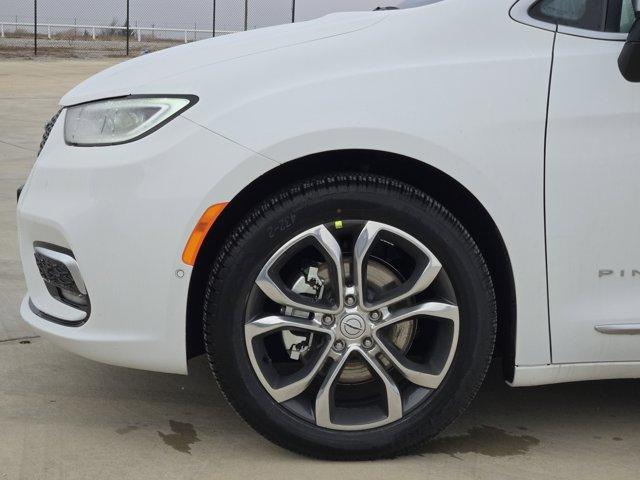 new 2026 Chrysler Pacifica car, priced at $48,977