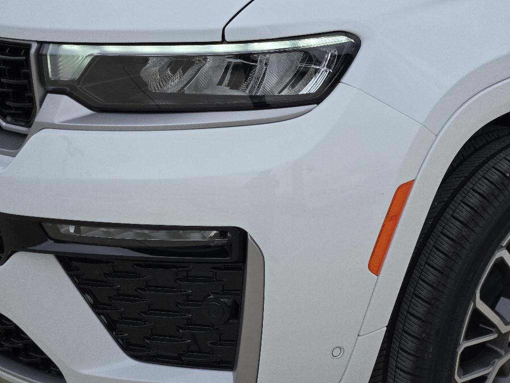 new 2026 Jeep Grand Cherokee car, priced at $56,074