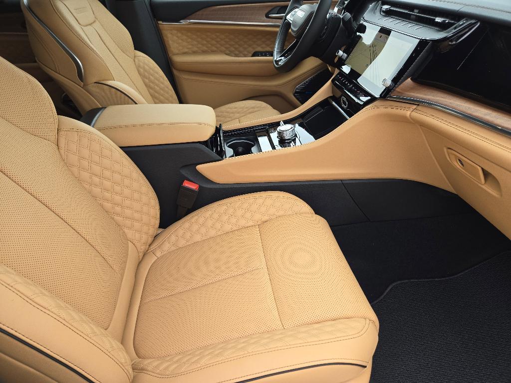 new 2026 Jeep Grand Cherokee car, priced at $56,074