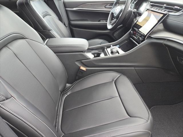 new 2025 Jeep Grand Cherokee car, priced at $52,840