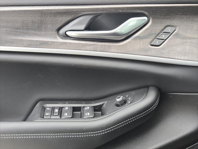 new 2025 Jeep Grand Cherokee car, priced at $52,840