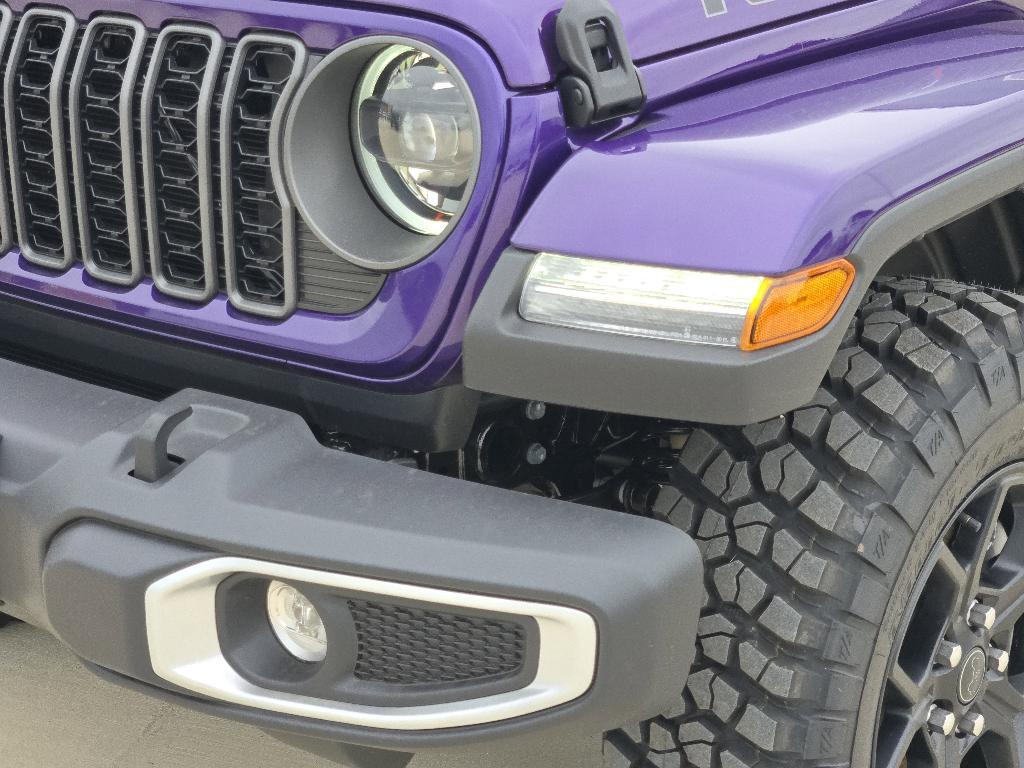 new 2026 Jeep Gladiator car, priced at $46,758