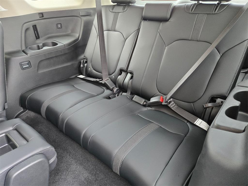 new 2025 Honda Pilot car, priced at $46,042