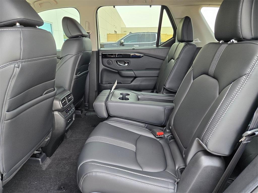 new 2025 Honda Pilot car, priced at $46,042