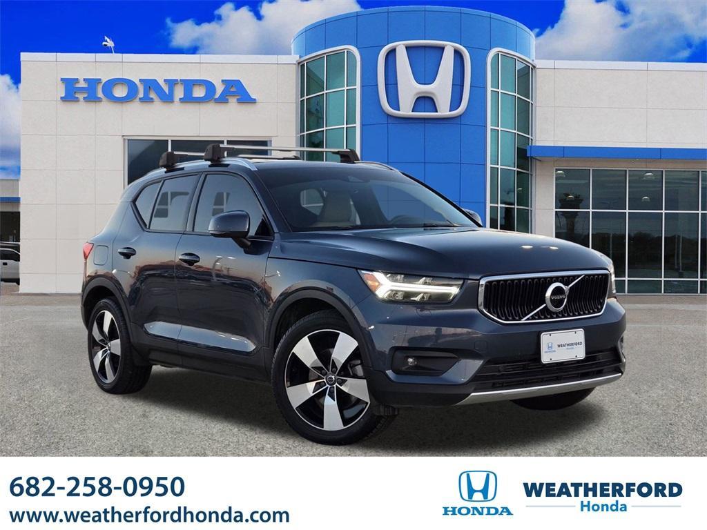 used 2022 Volvo XC40 car, priced at $22,829