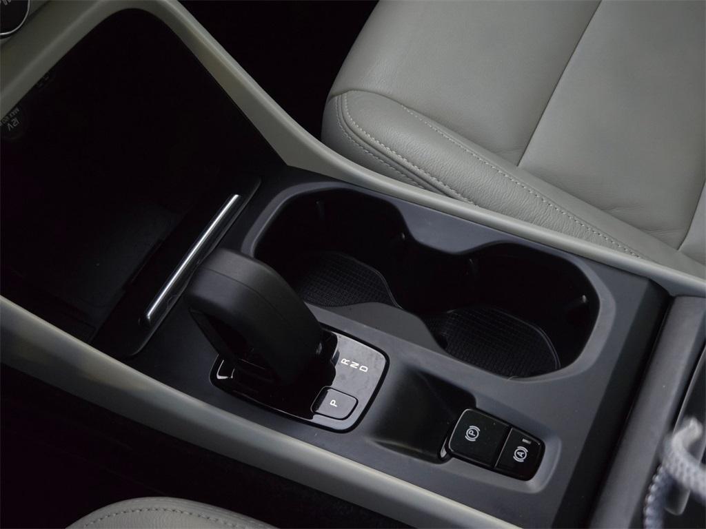 used 2022 Volvo XC40 car, priced at $22,829