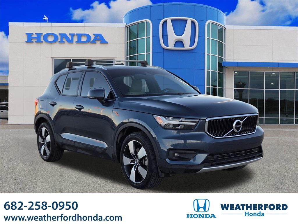 used 2022 Volvo XC40 car, priced at $22,907