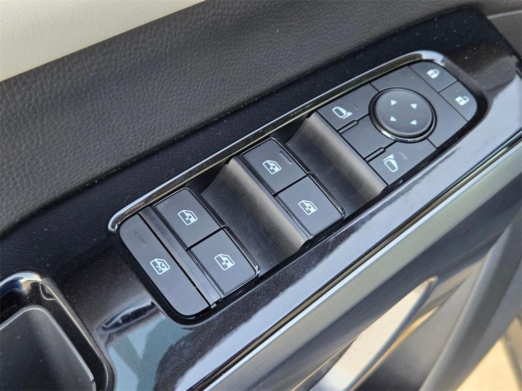 used 2023 Nissan Pathfinder car, priced at $28,284