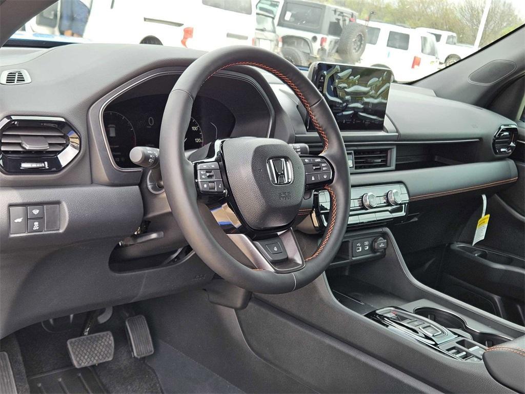 new 2025 Honda Pilot car, priced at $46,450