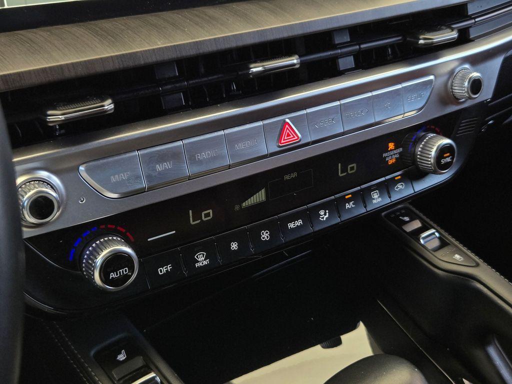 used 2024 Kia Telluride car, priced at $34,628