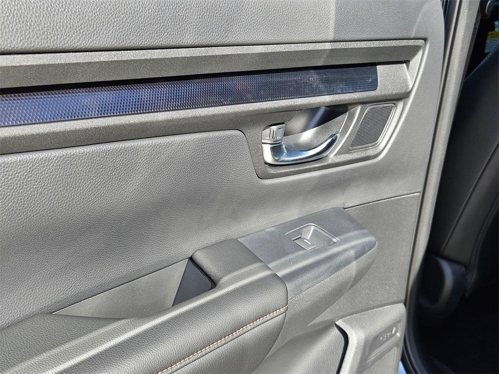 new 2026 Honda CR-V Hybrid car, priced at $38,173