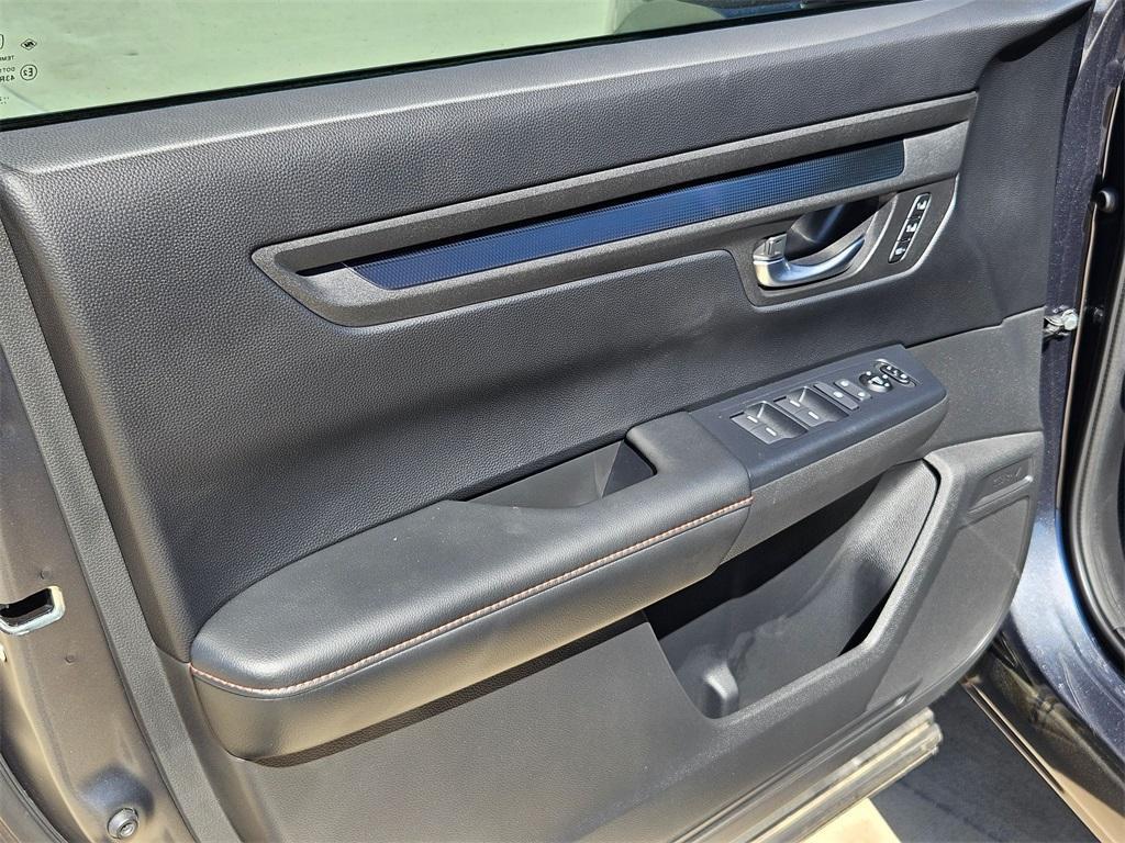 new 2025 Honda CR-V Hybrid car, priced at $38,181