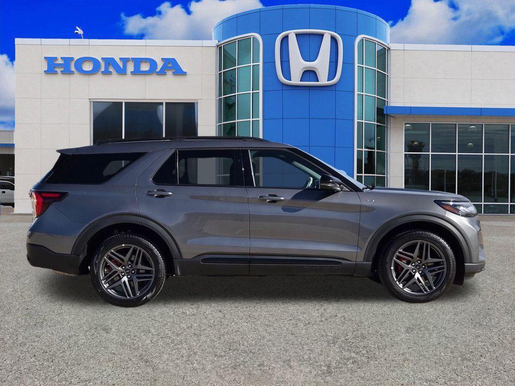 used 2025 Ford Explorer car, priced at $37,969