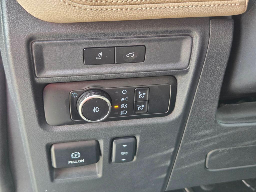 used 2024 Ford Expedition car, priced at $45,657