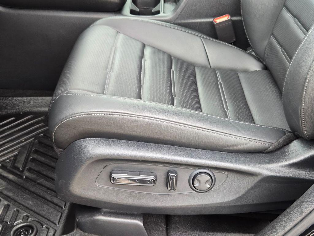 used 2025 Honda CR-V car, priced at $32,747